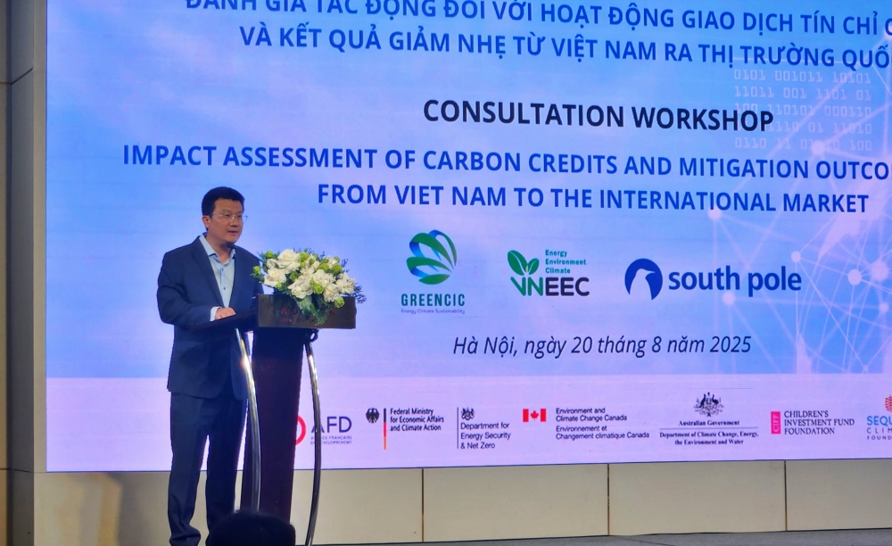 ông Quang tại hội thảo về thị trường các-bon, tín chỉ các-bon và giảm nhẹ phát thải KNK