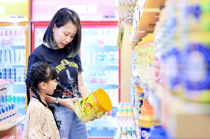 Đổi mới sản phẩm, "thay áo" các cửa hàng theo nhận diện thương hiệu mới giúp Vinamilk tiếp cận tốt hơn đến người tiêu dùng, tác động tích cực đến kết quả kinh doanh - Ảnh: Viên An