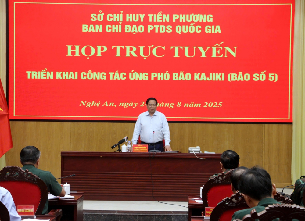 Thủ tướng nêu rõ, công tác chuẩn bị phải kỹ lưỡng, từ sớm từ xa, ngay từ khi mà bão chưa vào