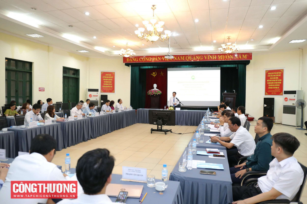 Bộ trưởng Bộ Công Thương Nguyễn Hồng Diên làm việc với Viện Công nghiệp Thực phẩm