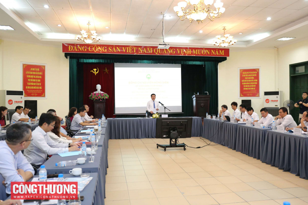 Bộ trưởng Bộ Công Thương Nguyễn Hồng Diên làm việc với Viện Công nghiệp Thực phẩm