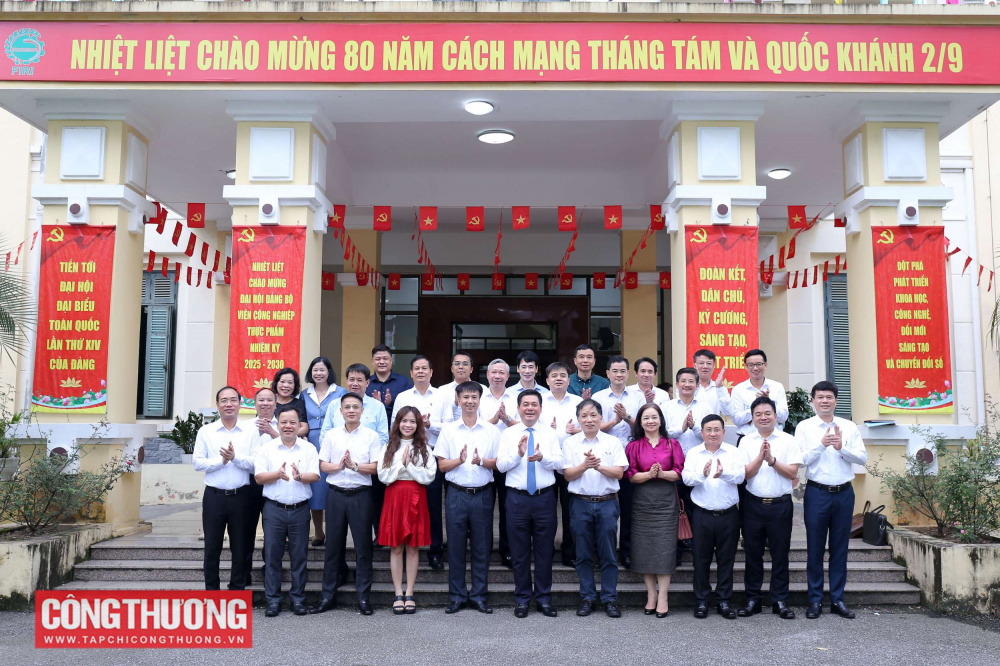 Bộ trưởng Bộ Công Thương Nguyễn Hồng Diên làm việc với Viện Công nghiệp Thực phẩm