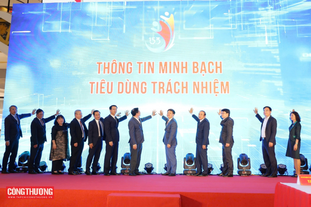 Chủ đề Ngày Quyền của người tiêu dùng Việt Nam năm 2024 là "Thông tin minh bạch - Tiêu dùng trách nhiệm" khẳng định tầm quan trọng của việc cung cấp thông tin minh bạch tới người tiêu dùng