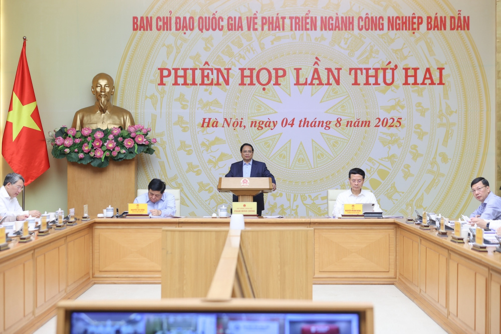 Thủ tướng Chính phủ Phạm Minh Chính chủ trì Phiên họp thứ 2 của Ban Chỉ đạo quốc gia về phát triển ngành công nghiệp bán dẫn - Ảnh: VGP/Nhật Bắc