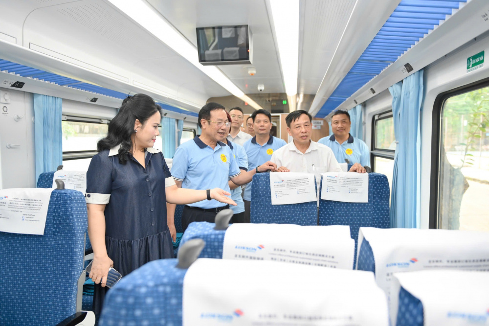 Khai trương đoàn tàu khách chất lượng cao tuyến Hà Nội - Đồng Hới từ tháng 8/2025