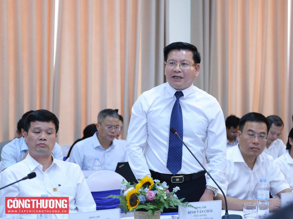Bộ trưởng Bộ Công Thương Nguyễn Hồng Diên thăm và làm việc với Viện Nghiên cứu Chiến lược, Chính sách Công Thương