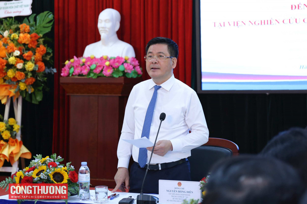 Bộ trưởng Bộ Công Thương Nguyễn Hồng Diên thăm và làm việc với Viện Nghiên cứu Chiến lược, Chính sách Công Thương