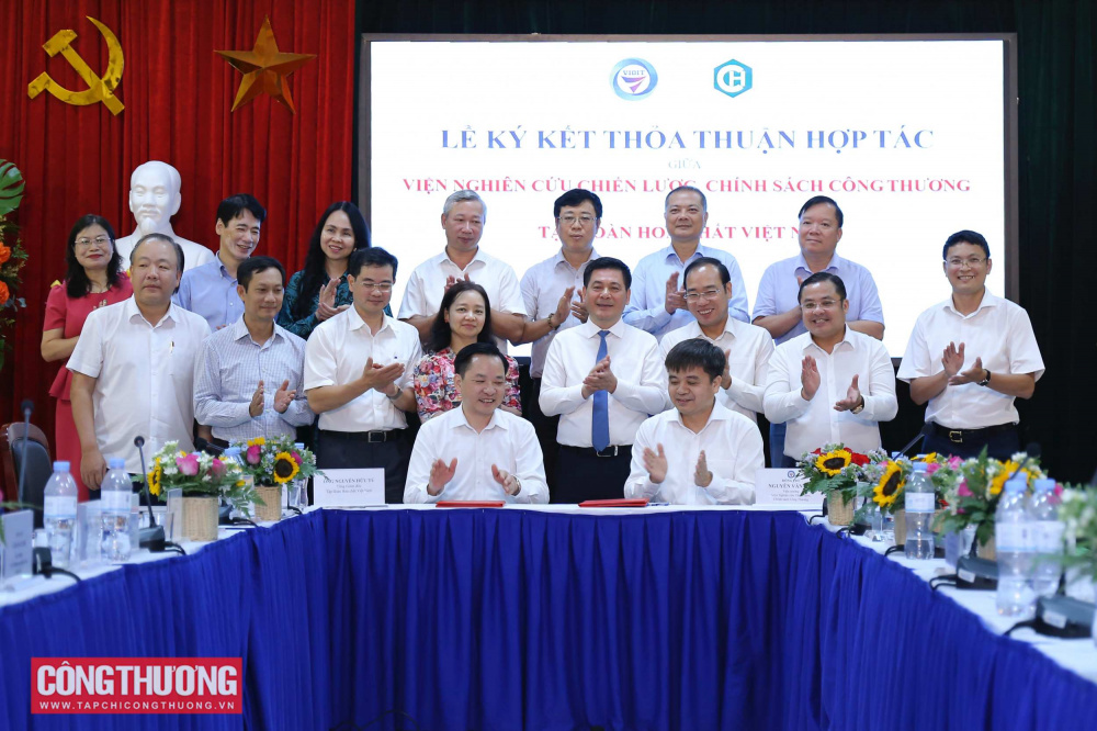 Bộ trưởng Bộ Công Thương Nguyễn Hồng Diên thăm và làm việc với Viện Nghiên cứu Chiến lược, Chính sách Công Thương