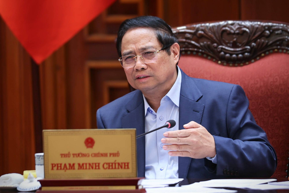 Thủ tướng yêu cầu Bộ Tài chính, Văn phòng Chính phủ tiếp thu các ý kiến tại cuộc họp, các bộ, cơ quan tiếp tục góp ý để hoàn thiện báo cáo và dự thảo Nghị quyết phiên họp Chính phủ thường kỳ tháng 7/2025 - Ảnh: VGP