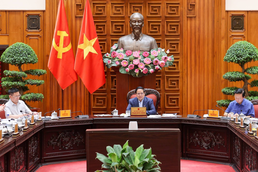 Thủ tướng yêu cầu vận hành thông suốt, trơn tru chính quyền địa phương 2 cấp, cắt giảm thủ tục hành chính, đẩy mạnh phân cấp, phân quyền đi đôi với phân bổ nguồn lực, tăng cường kiểm tra, giám sát.
