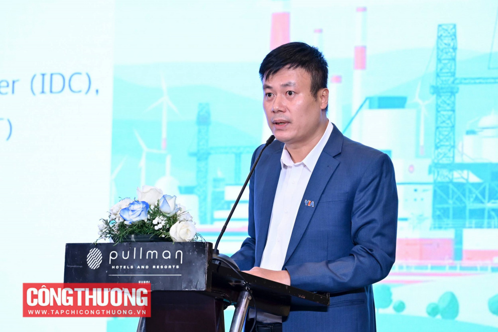 Ông Chu Việt Cường, Giám đốc Trung tâm hỗ trợ phát triển Công nghiệp, Cục Công nghiệp, Bộ Công Thương cho biết, với tinh thần cải cách mạnh mẽ, phù hợp với xu thế chuyển đổi xanh, chuyển đổi số, đổi mới sáng tạo và hội nhập, ngày 14/7/2025, Chính phủ đã ban hành Nghị định số 205/2025/NĐ-CP, sửa đổi, bổ sung nhiều quy định quan trọng của Nghị định 111/2015/NĐ-CP với nhiều điểm đổi mới, mang tính đột phá.
