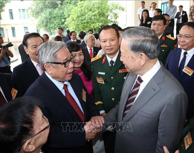 Tổng Bí thư: Trí thức, nhà khoa học, văn nghệ sĩ tiếp tục là lực lượng tiên phong mở đường cho dân tộc tiến lên mạnh mẽ- Ảnh 5.