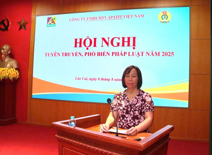 Apatit Việt Nam