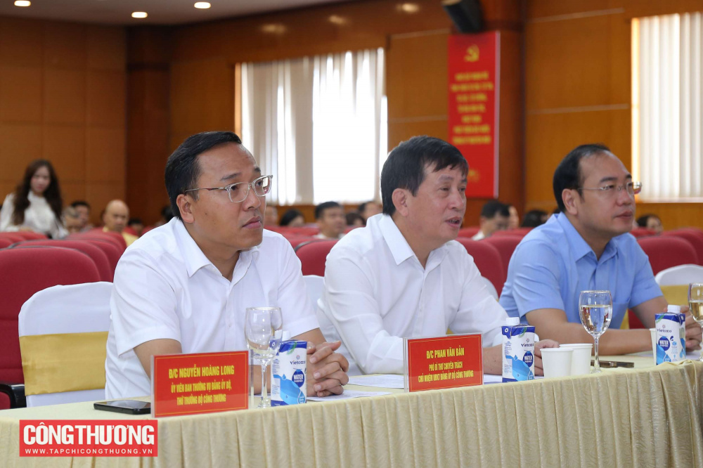 Bộ Công Thương tổ chức quán triệt, triển khai thực hiện 4 Nghị quyết của Bộ Chính trị