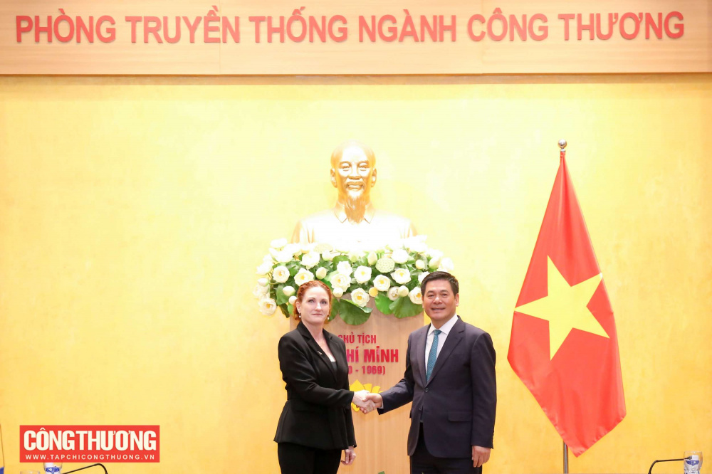 Bộ trưởng Nguyễn Hồng Diên tiếp tân Đại sứ New Zealand tại Việt Nam Caroline Beresford