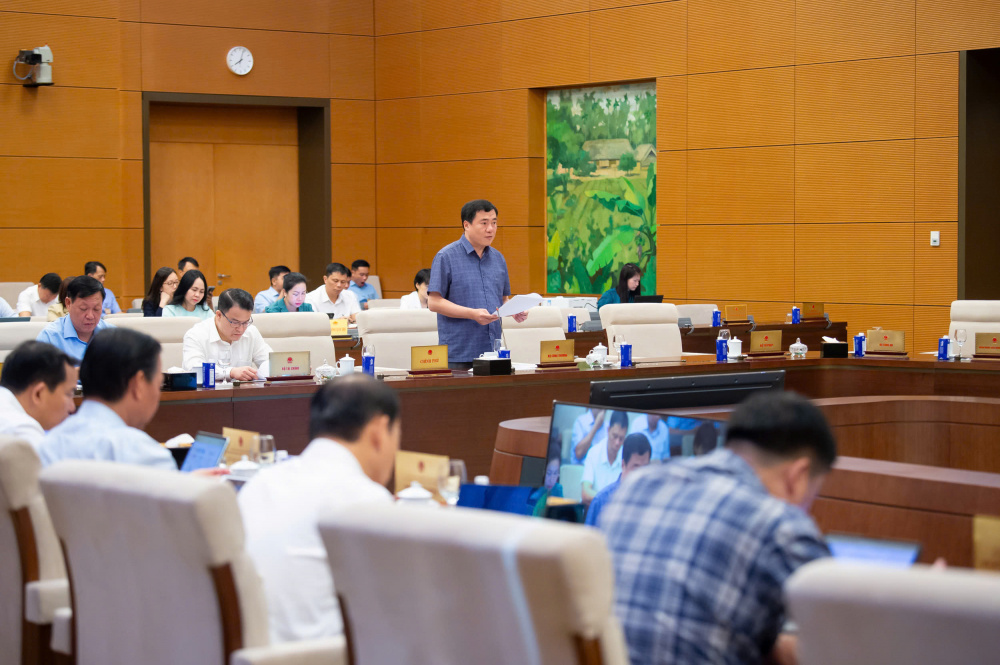 Ủy ban Thường vụ Quốc hội cho ý kiến Dự án Luật Thương mại điện tử