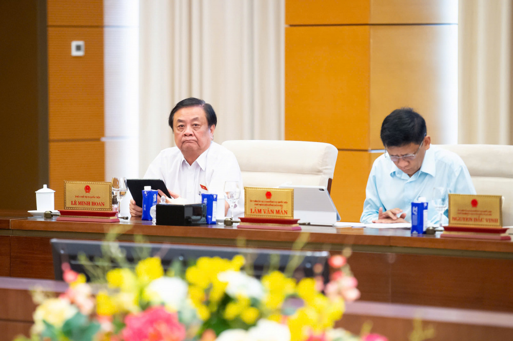 Ủy ban Thường vụ Quốc hội cho ý kiến Dự án Luật Thương mại điện tử