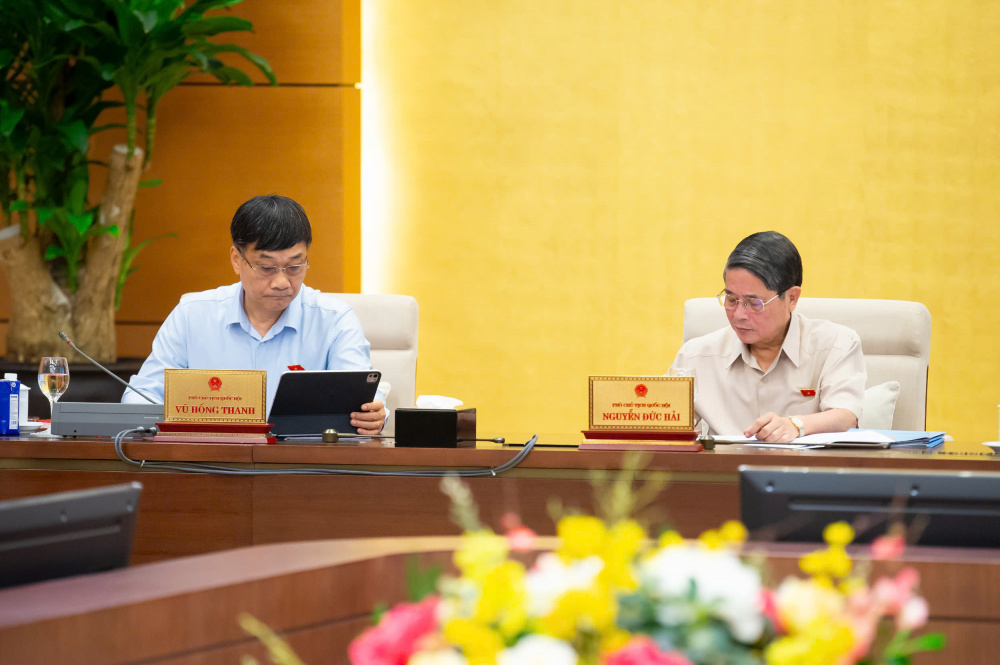 Ủy ban Thường vụ Quốc hội cho ý kiến Dự án Luật Thương mại điện tử