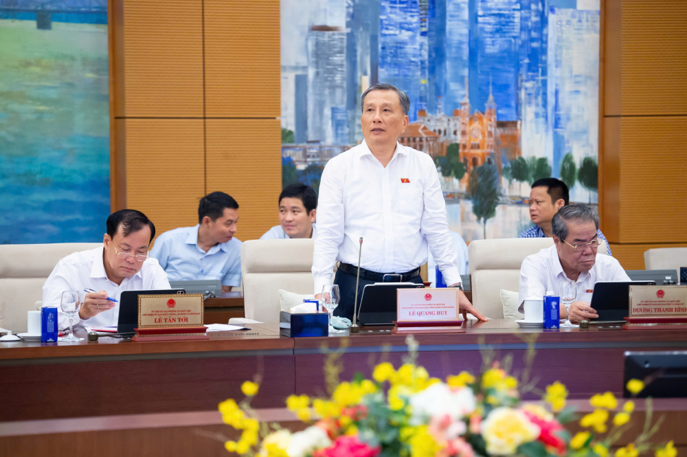 Ủy ban Thường vụ Quốc hội cho ý kiến Dự án Luật Thương mại điện tử