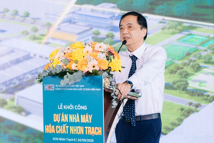 Ông Văn Đức Thắng - hóa chất cơ bản