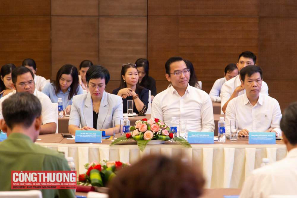 Các đại biểu tham dự hội thảo