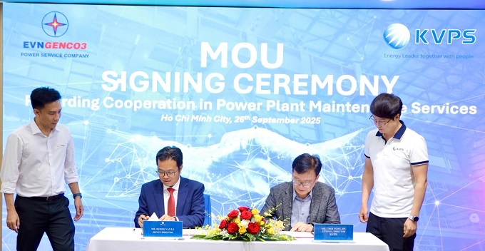 Ông Dương Văn Lễ - Phó Giám đốc Công ty EPS và Ông Choi Yong Jin - Tổng Giám đốc KVPS ký kết biên bản ghi nhớ hợp tác