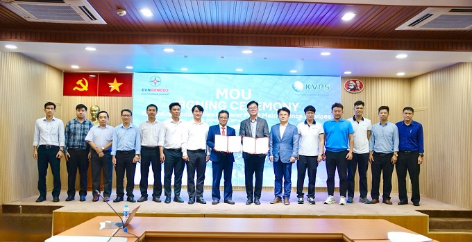 Các bên tham gia ký kết chụp hình lưu niệm