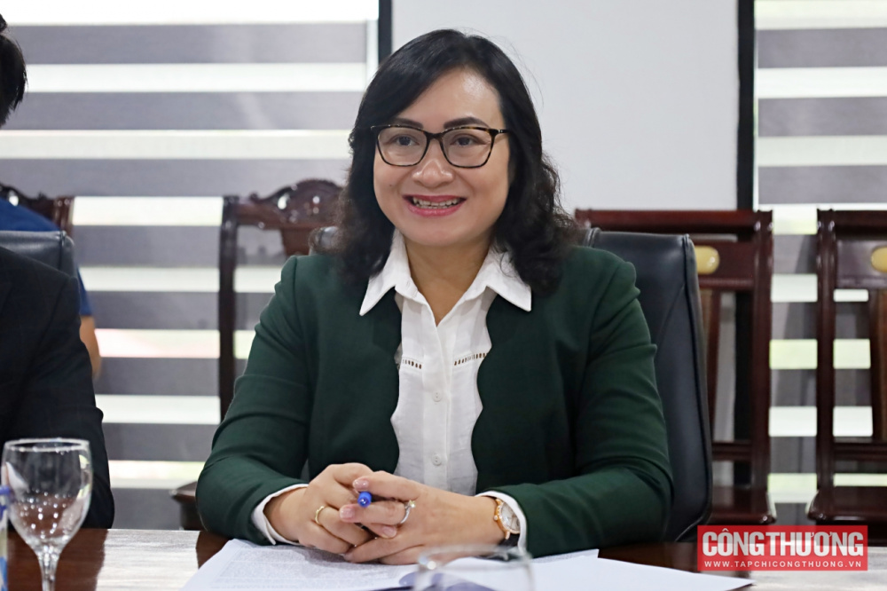 Thứ trưởng Phan Thị Thắng tiếp và làm việc với Đặc phái viên thương mại của Thủ tướng Anh