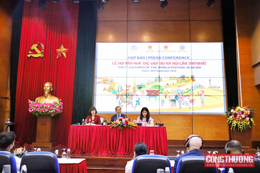 “Lễ hội Văn hóa Thế giới tại Hà Nội” lần thứ nhất