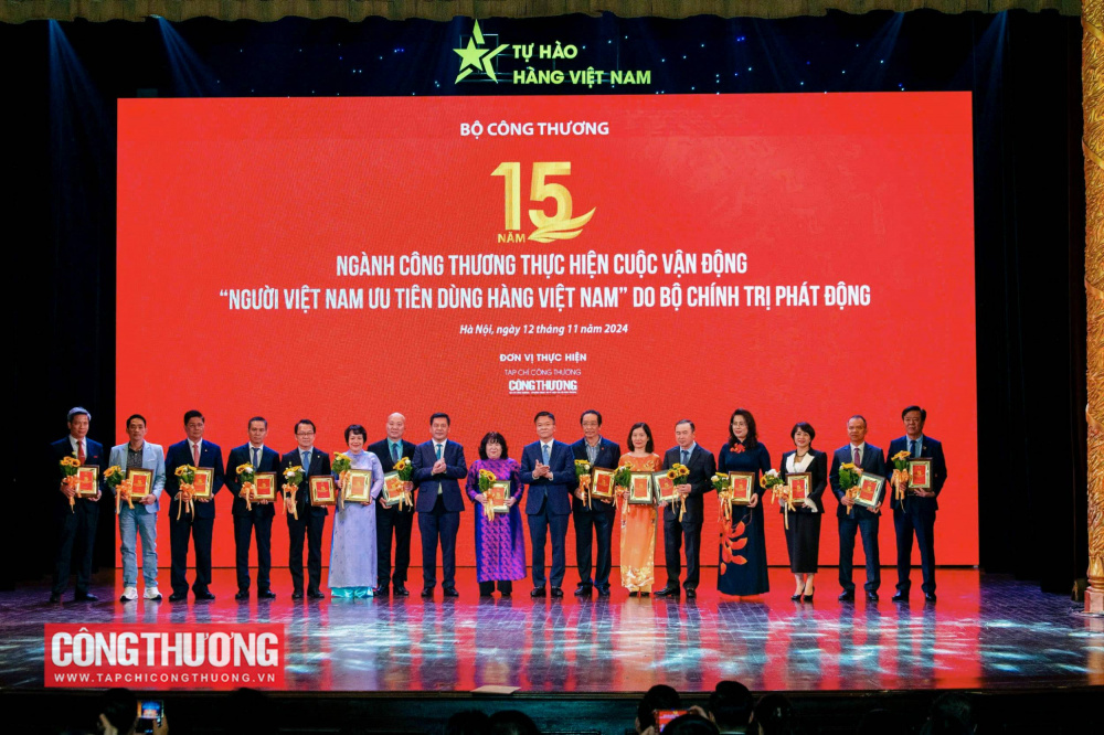 Ngày 12/11/2024, trong khuôn khổ Chương trình Gala 15 năm ngành Công Thương thực hiện Cuộc vận động “Người Việt Nam ưu tiên dùng hàng Việt Nam” do Bộ Chính trị phát động, Phó Thủ tướng Chính phủ Lê Thành Long và Bộ trưởng Bộ Công Thương Nguyễn Hồng Diên đã trao Kỷ niệm chương cho các đơn vị, doanh nghiệp có đóng góp tích cực trong triển khai Cuộc vận động.