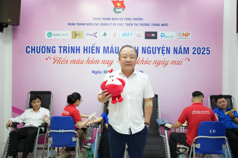 Chương trình Hiến máu tình nguyện năm 2025 do Đoàn Thanh niên Cục Quản lý và Phát triển thị trường trong nước tổ chức