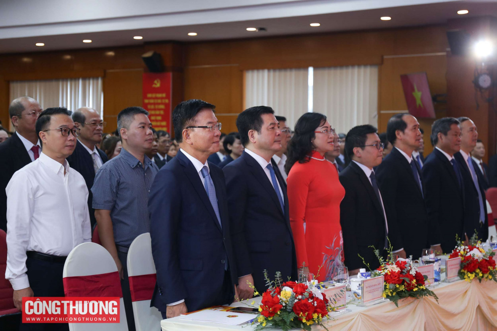 Các đại biểu dự Đại hội Thi đua yêu nước ngành Công Thương lần thứ IV