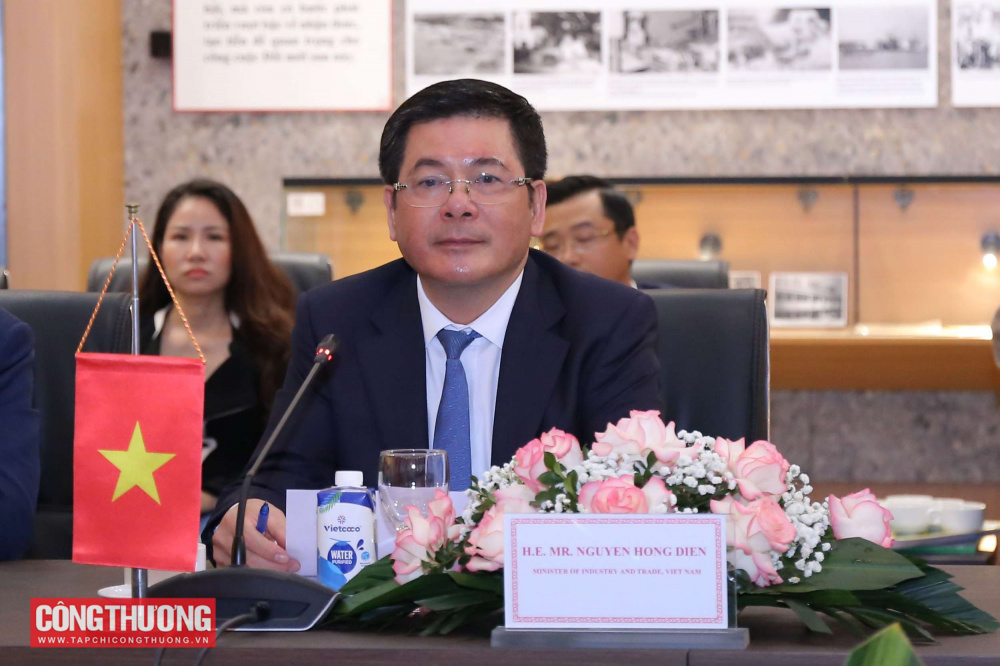 Bộ trưởng Bộ Công Thương Việt Nam Nguyễn Hồng Diên tiếp Bộ trưởng Bộ Công nghiệp và Khoáng sản Ả-rập Xê-út Bandar Alkhorayef