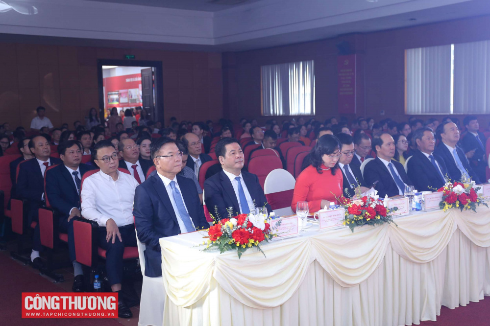 Tổ chức tốt phong trào thi đua ngành Công Thương, phấn đấu hoàn thành các mục tiêu giai đoạn 2025 - 2030