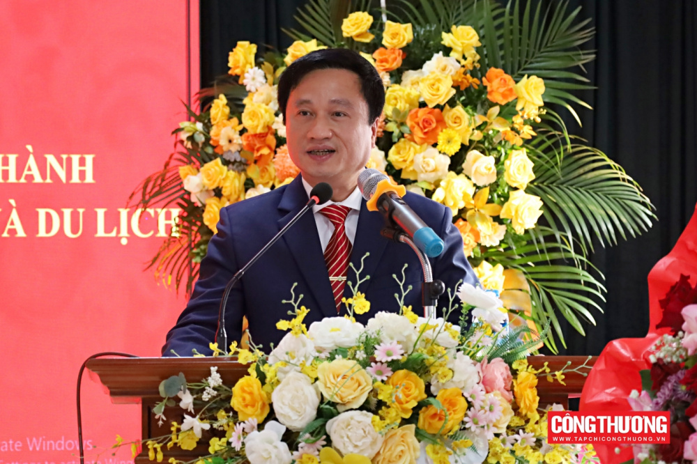 Hiệu trưởng Trường Cao đẳng Công nghiệp, Thương mại và Du lịch Nguyễn Đức Trung