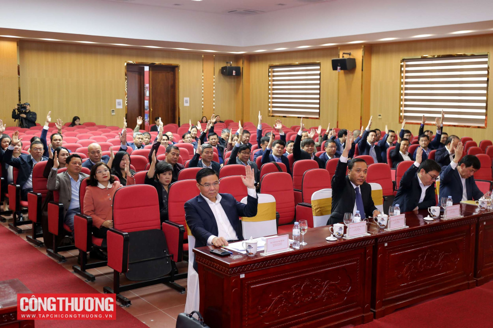 Thống nhất 100% giới thiệu Bí thư Đảng ủy, Quyền Bộ trưởng Bộ Công Thương Lê Mạnh Hùng ứng cử đại biểu Quốc hội khóa XVI