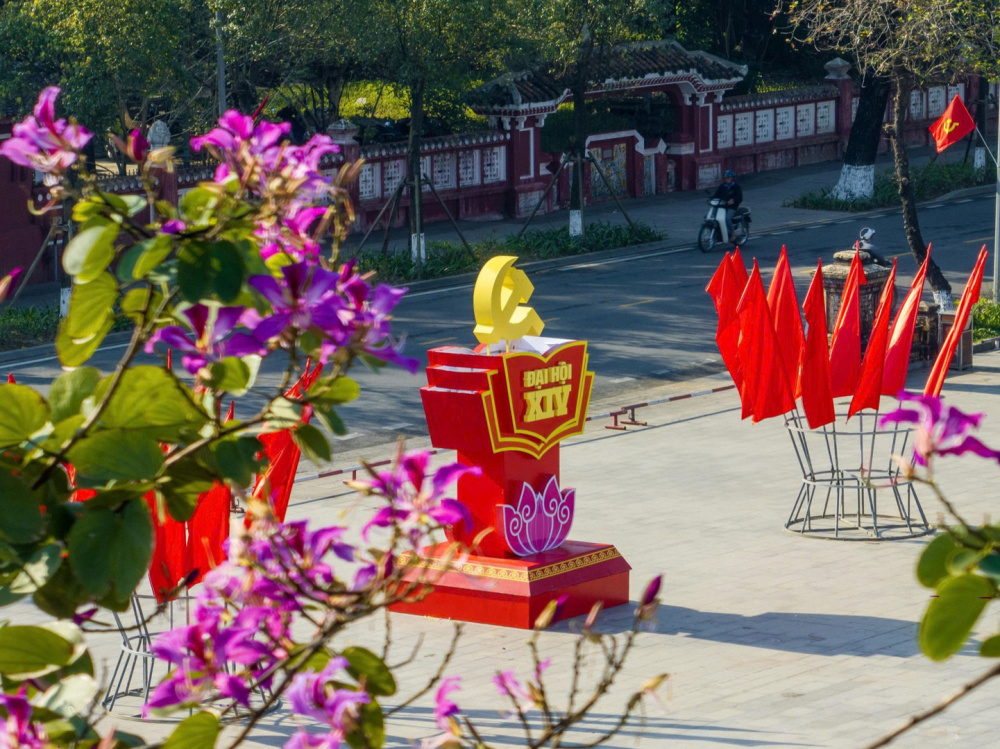 TP Huế khoác lên mình diện mạo mới trong những ngày chuẩn bị diễn ra Đại hội XIV của Đảng - Ảnh: VGP