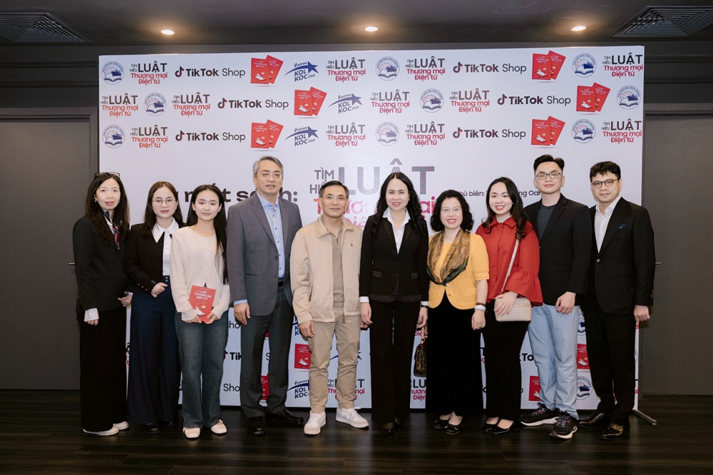 Sách tìm hiểu Luật Thương mại điện tử