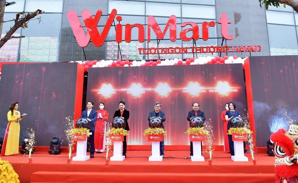 Ngày 15/1/2022, Công ty Cổ phần Thương mại Dịch vụ Tổng hợp WinCommerce (Thành viên Tập đoàn Masan) đã tổ chức Lễ công bố chuyển đổi thương hiệu hệ thống bán lẻ VinMart thành WinMart đồng thời khai trương siêu thị WinMart đầu tiên tại Thành phố Vinh, tỉnh Nghệ An. (Ảnh: Masan Group)