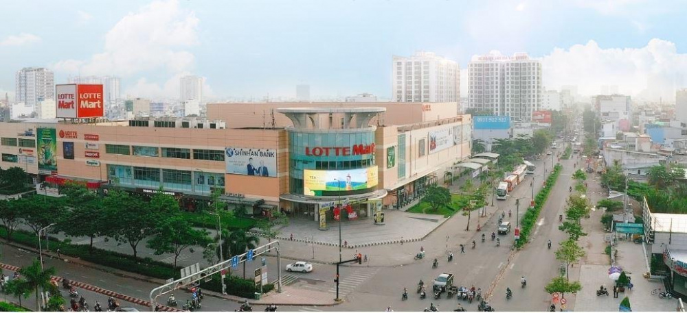 Bắt đầu gia nhập thị trường bán lẻ Việt Nam từ năm 2008, đến nay Lotte Mart - Thành viên của Tập đoàn Lotte, một trong những tập đoàn đa ngành lớn nhất Hàn Quốc đã có 16 siêu thị tại Việt Nam. (Ảnh: Lotte Mart)