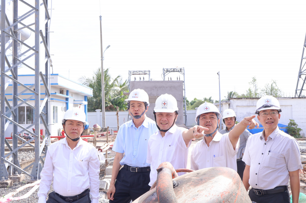 Đầu tư xây dựng lưới điện năm 2025: EVNSPC về đích vượt chỉ tiêu