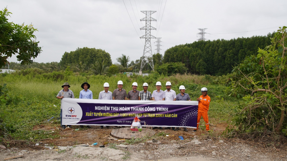 Đầu tư xây dựng lưới điện năm 2025: EVNSPC về đích vượt chỉ tiêu