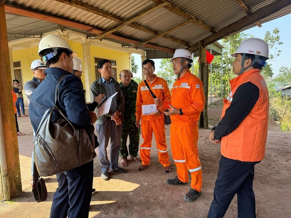 Hành trình xóa vùng lõm điện - lõm sóng của EVNNPC