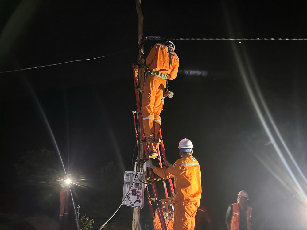 Hành trình xóa vùng lõm điện - lõm sóng của EVNNPC