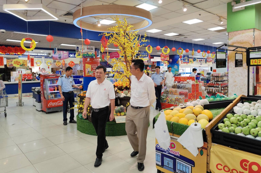 Kiểm tra, hướng dẫn phòng, chống buôn lâu, hàng giả trong cao điểm Tết Nguyên đán 2026 tại Đồng Nai