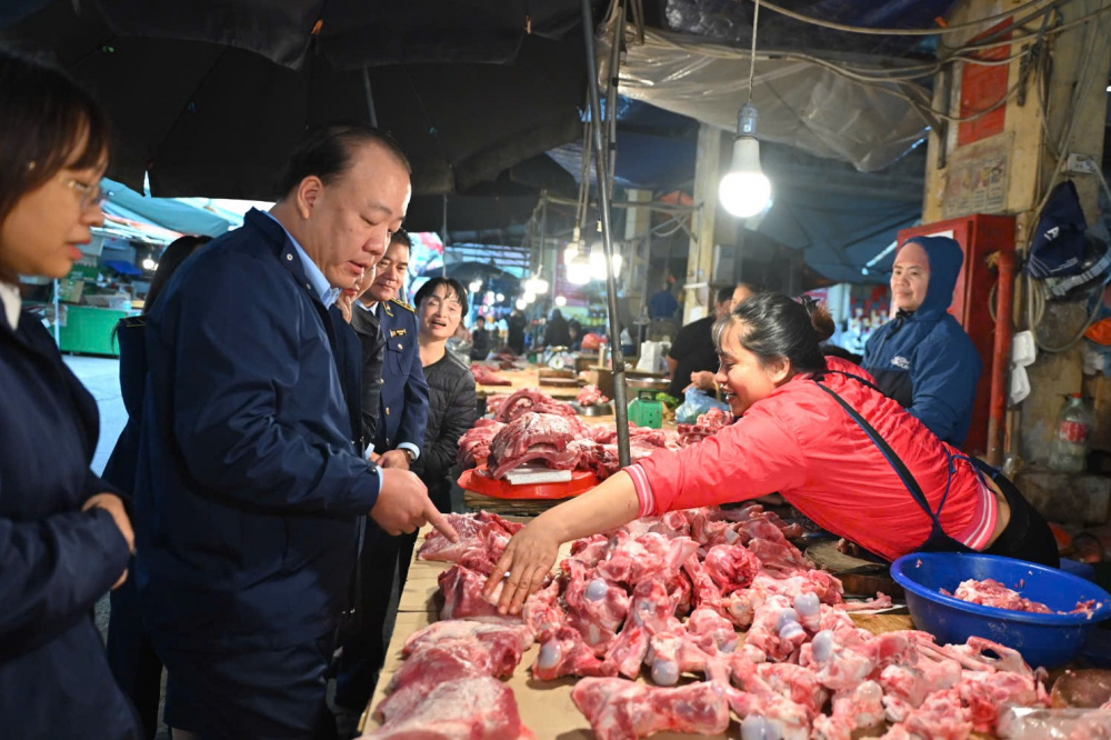 Kiểm tra tình hình cung - cầu hàng hóa phục vụ Tết Nguyên đán 2026 trên địa bàn Hà Nội
