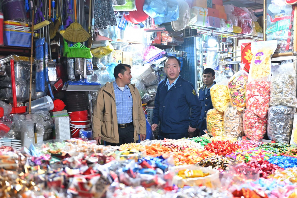 Kiểm tra tình hình cung - cầu hàng hóa phục vụ Tết Nguyên đán 2026 trên địa bàn Hà Nội