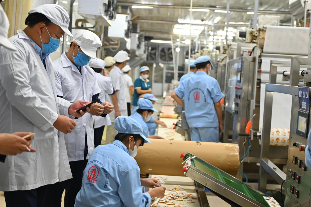 Tăng cường kiểm tra, đôn đốc, đảm bảo cân đối cung cầu hàng hóa dịp Tết Nguyên đán tại Hà Nội