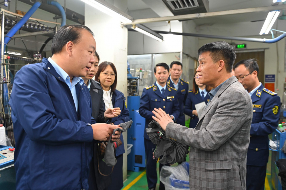 Tăng cường kiểm tra, đôn đốc, đảm bảo cân đối cung cầu hàng hóa dịp Tết Nguyên đán tại Hà Nội