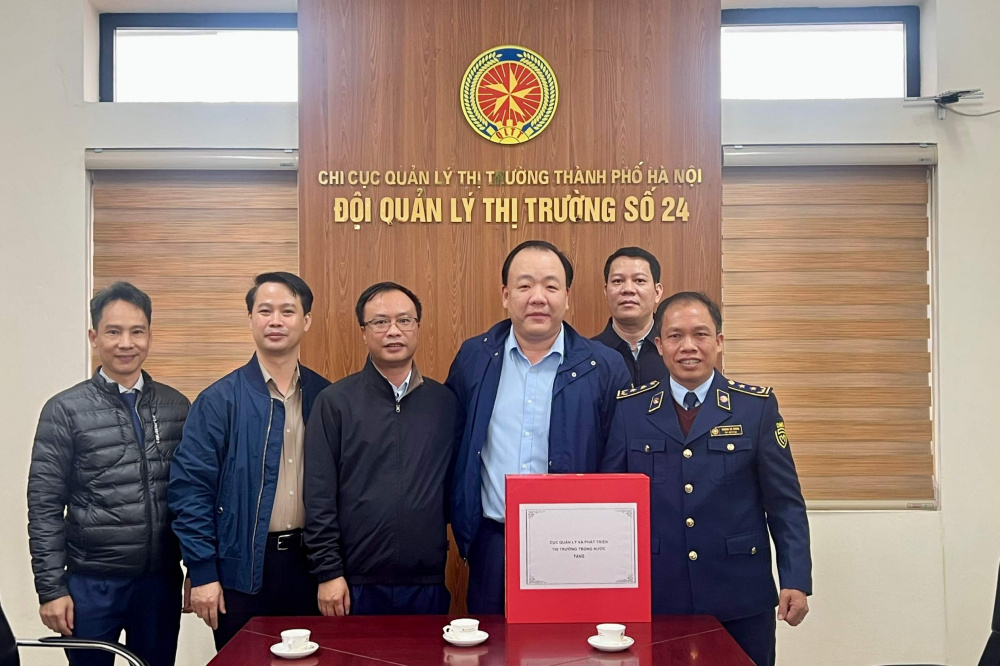 Tăng cường kiểm tra, đôn đốc, đảm bảo cân đối cung cầu hàng hóa dịp Tết Nguyên đán tại Hà Nội